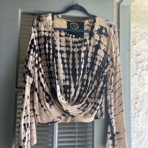 Planet Blue, Blue Life low cut blouse